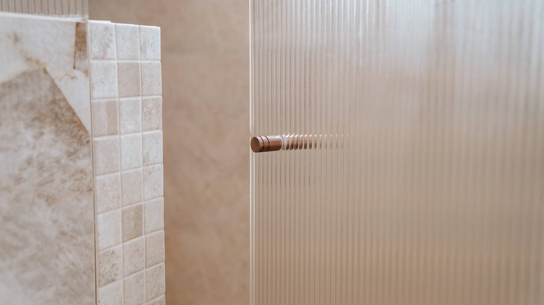 The Bayview Shower screen